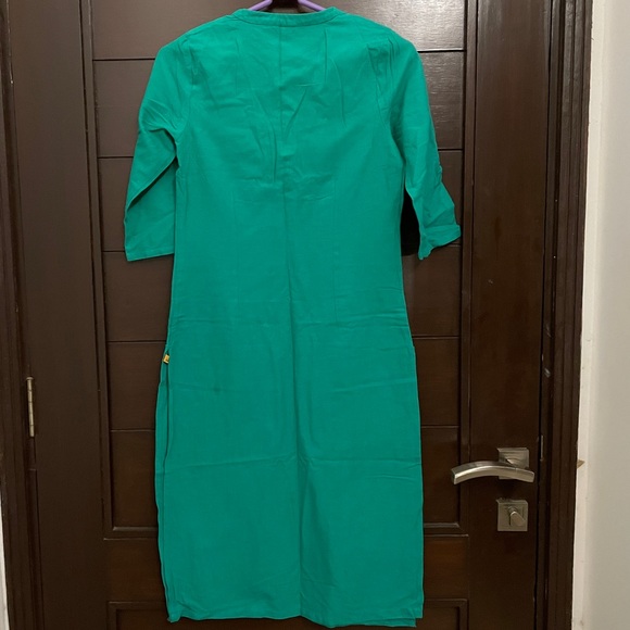Green Cotton Kurti - Picture 11 of 12